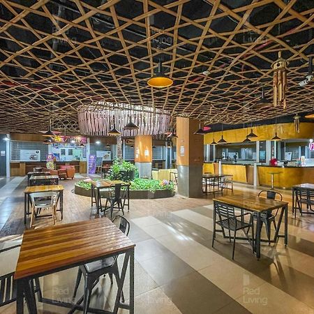Redliving Apartemen Parahyangan Residence - Anton Rooms Bandung Eksteriør bilde